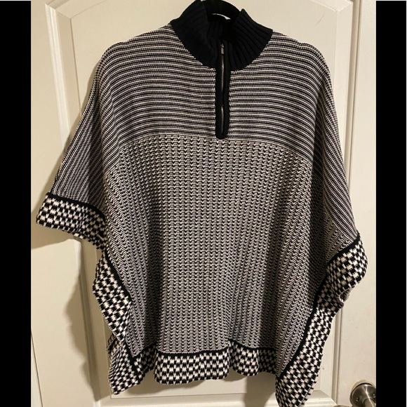 Liz Claiborne Sweaters - Liz Claiborne sweater cape/poncho